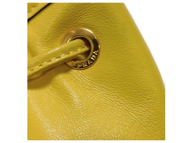 Borsa a secchiello Duetto in Saffiano Prada Giallo - vista 16