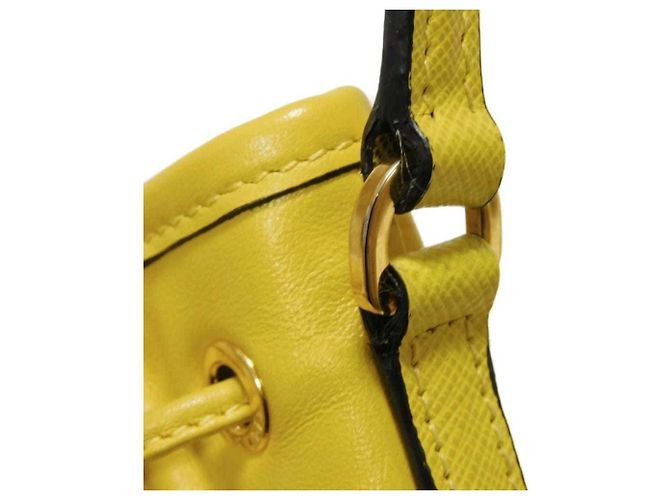 Borsa a secchiello Duetto in Saffiano Prada Giallo - vista 17