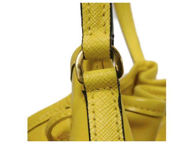 Borsa a secchiello Duetto in Saffiano Prada Giallo - vista 21