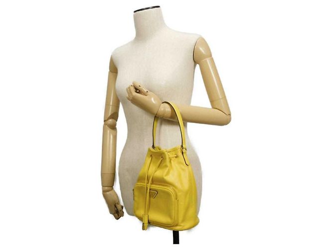 Borsa a secchiello Duetto in Saffiano Prada Giallo - vista 3