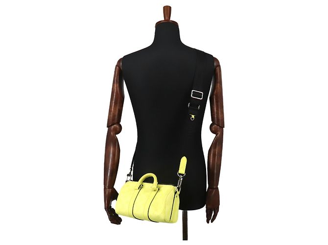 Borsa Louis Vuitton Keepall Bandouliere 25 D'oro - vista 10