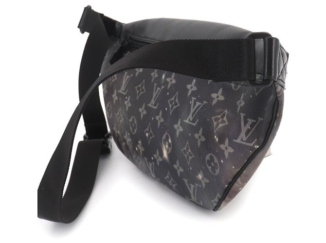 Louis Vuitton Monogram Galaxy Discovery Bumbag Nero - vista 3