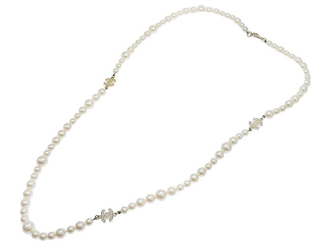 Collana lunga Chanel A13P GP Faux Pearl Bianco D'oro - vista 2