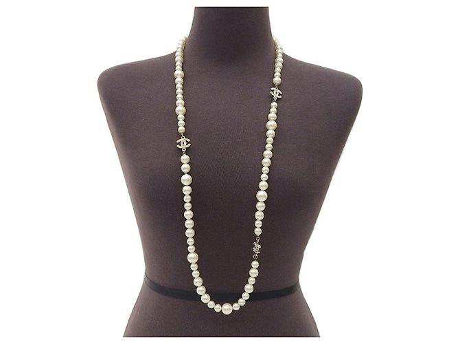 Collana lunga Chanel A13P GP Faux Pearl Bianco D'oro - vista 6