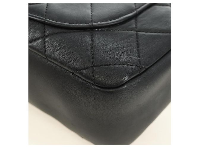 CHANEL Borsa All About Chain Matelasse in pelle di agnello nera e oro CC Auth 189115SM Nero D'oro - vista 18