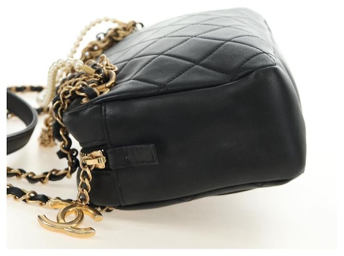 CHANEL Borsa All About Chain Matelasse in pelle di agnello nera e oro CC Auth 189115SM Nero D'oro - vista 4