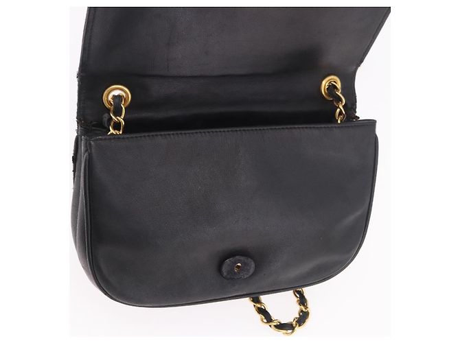 Borsa a tracolla CHANEL con catena in pelle di agnello nera e oro CC Auth 189894 Nero D'oro - vista 23