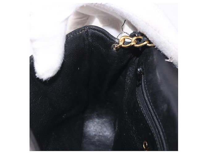 Borsa a tracolla CHANEL con catena in pelle di agnello nera e oro CC Auth 189894 Nero D'oro - vista 26