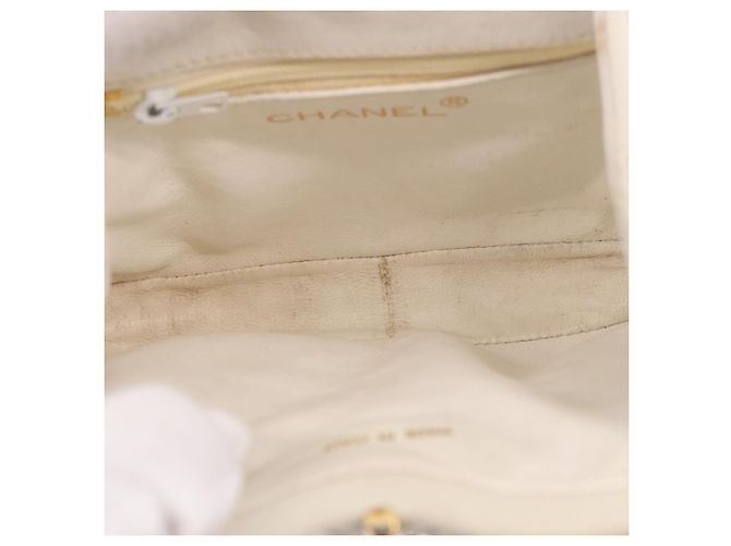 CHANEL Bolso Cinturón con Cadena de Piel de Cordero Blanco Oro CC Auth 189310A Dorado - vista 10