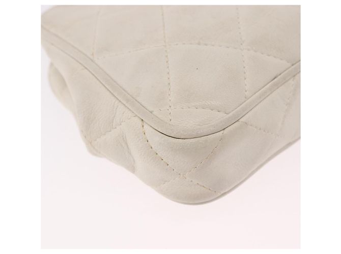 CHANEL Bolso Cinturón con Cadena de Piel de Cordero Blanco Oro CC Auth 189310A Dorado - vista 14