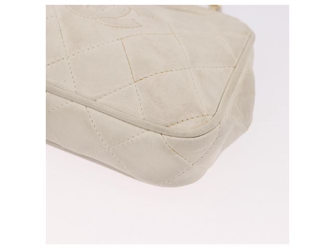 CHANEL Bolso Cinturón con Cadena de Piel de Cordero Blanco Oro CC Auth 189310A Dorado - vista 15