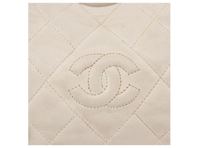 CHANEL Bolso Cinturón con Cadena de Piel de Cordero Blanco Oro CC Auth 189310A Dorado - vista 18
