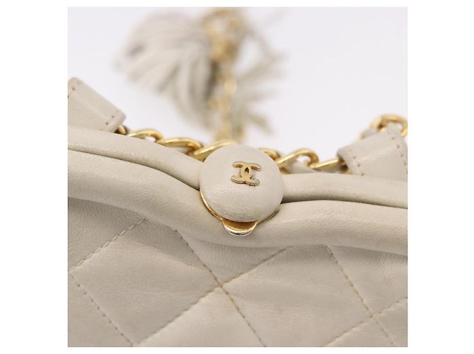 CHANEL Bolso Cinturón con Cadena de Piel de Cordero Blanco Oro CC Auth 189310A Dorado - vista 19