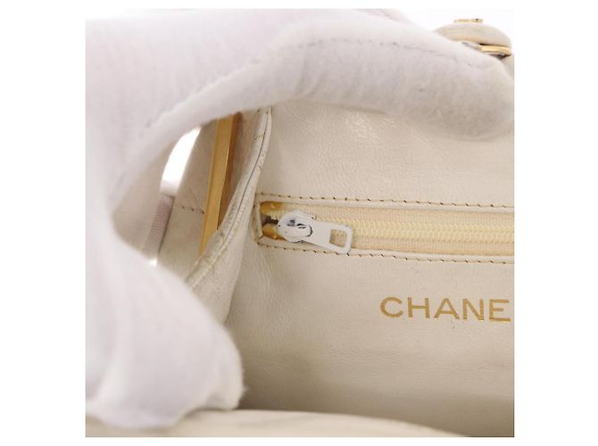 CHANEL Bolso Cinturón con Cadena de Piel de Cordero Blanco Oro CC Auth 189310A Dorado - vista 23