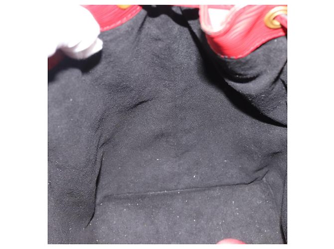 Borsa a Spalla LOUIS VUITTON Epi Petit Noe Rosso M44107 LV Auth ka5050A - vista 18