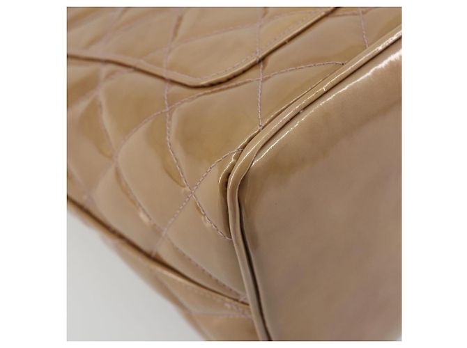 CHANEL Matelasse Reprint Tote Bag Lackleder Beige CC Auth 189771M - Ansicht 17