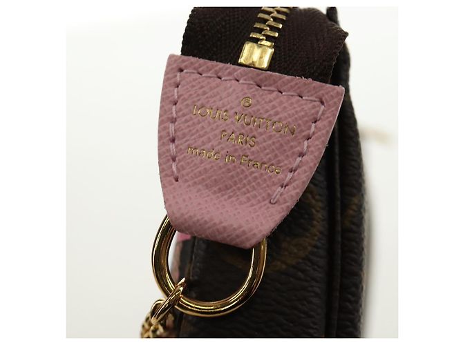 LOUIS VUITTON Monogram Vivienne Mini Pochette Accessoires M45905 Auth 189293SM Monogramma - vista 18
