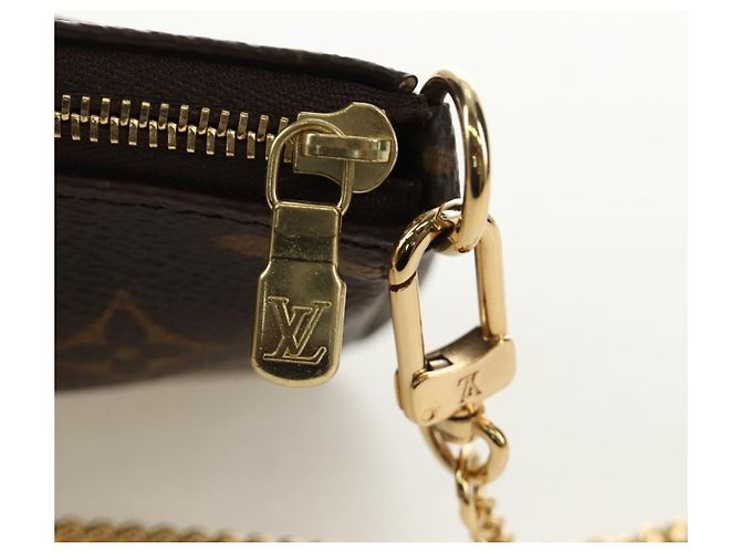 LOUIS VUITTON Monogram Vivienne Mini Pochette Accessoires M45905 Auth 189293SM Monogramma - vista 9