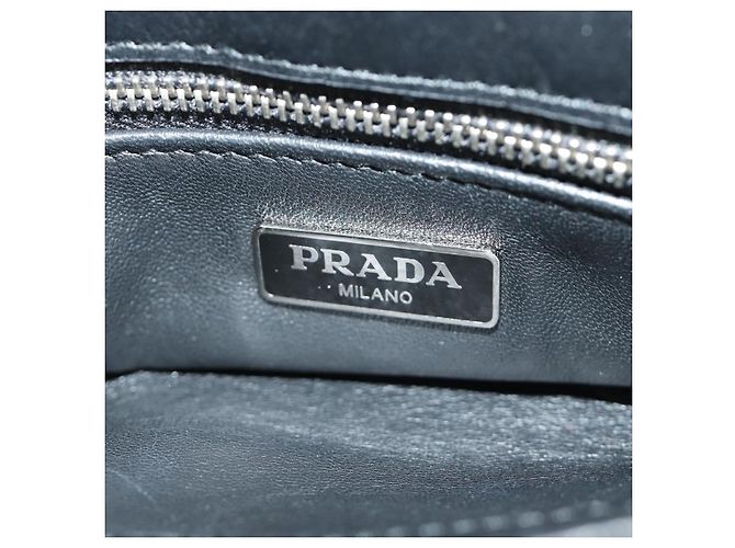 Borsa a Spalla con Catena PRADA in Pelle di Vitello Light Blue Silver Auth 189257V Argento Blu chiaro - vista 31