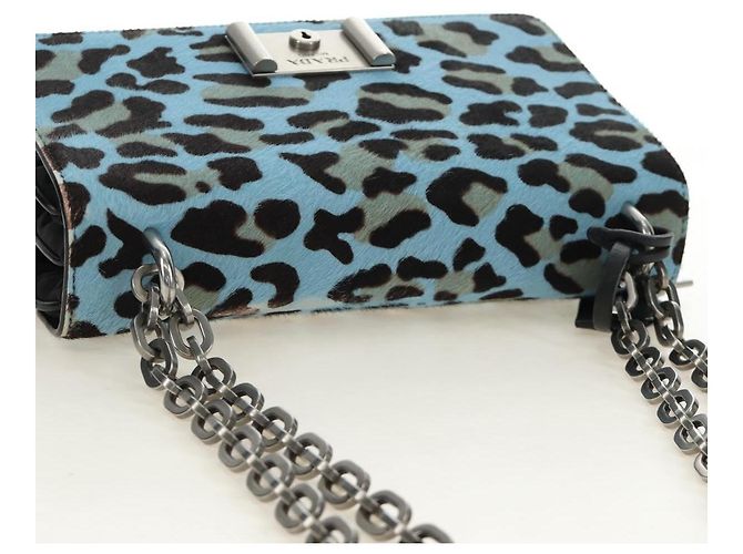 Borsa a Spalla con Catena PRADA in Pelle di Vitello Light Blue Silver Auth 189257V Argento Blu chiaro - vista 8
