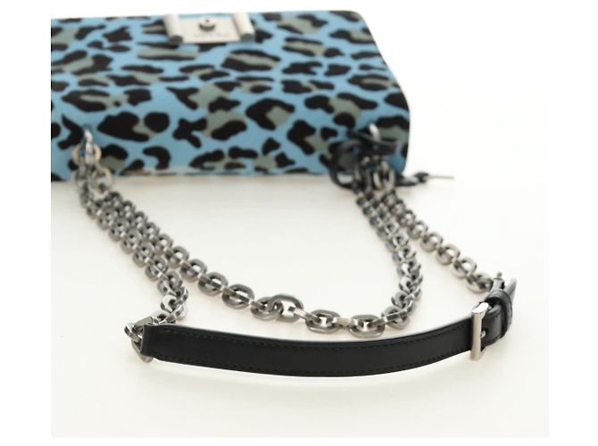 Borsa a Spalla con Catena PRADA in Pelle di Vitello Light Blue Silver Auth 189257V Argento Blu chiaro - vista 9
