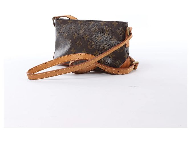 Borsa a tracolla Louis Vuitton Trotteur in tela Monogram marrone M51240 - vista 3