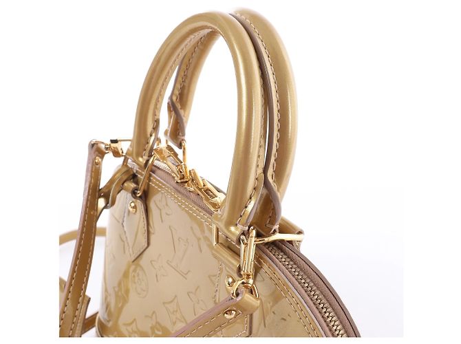 Borsa a mano 2Way Louis Vuitton Alma BB Monogram Vernis in Gold M91677 Marrone - vista 3