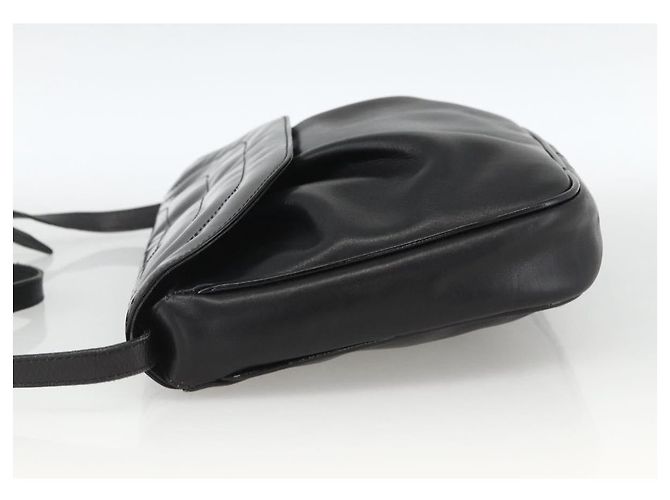 Salvatore Ferragamo Borsa a tracolla con patta in vernice Nero - vista 3
