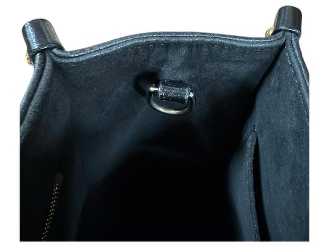 Borsa a spalla Louis Vuitton OnTheGo PM Monogram Empreinte Nero - vista 11