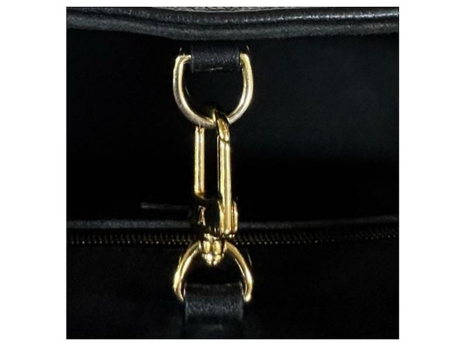 Borsa a spalla Louis Vuitton OnTheGo PM Monogram Empreinte Nero - vista 12