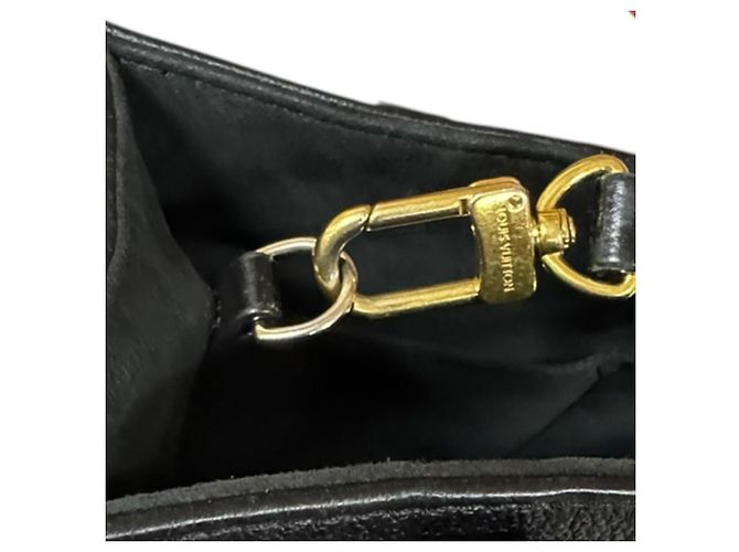 Borsa a spalla Louis Vuitton OnTheGo PM Monogram Empreinte Nero - vista 13