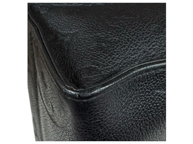 Borsa a spalla Louis Vuitton OnTheGo PM Monogram Empreinte Nero - vista 14