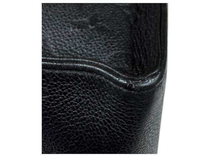Borsa a spalla Louis Vuitton OnTheGo PM Monogram Empreinte Nero - vista 15