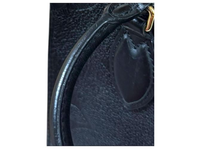 Borsa a spalla Louis Vuitton OnTheGo PM Monogram Empreinte Nero - vista 16
