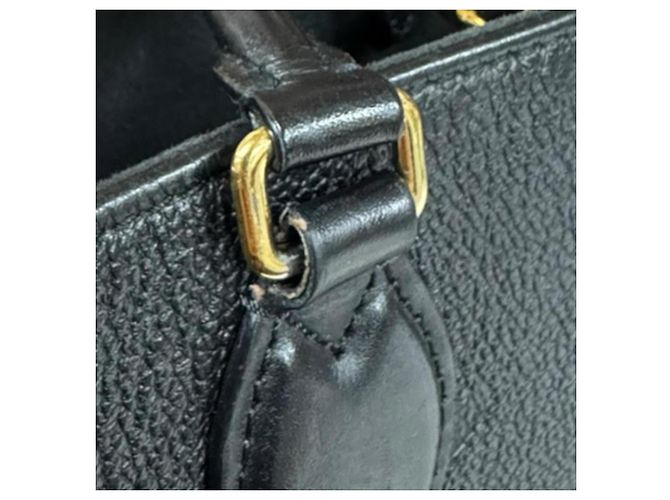 Borsa a spalla Louis Vuitton OnTheGo PM Monogram Empreinte Nero - vista 17