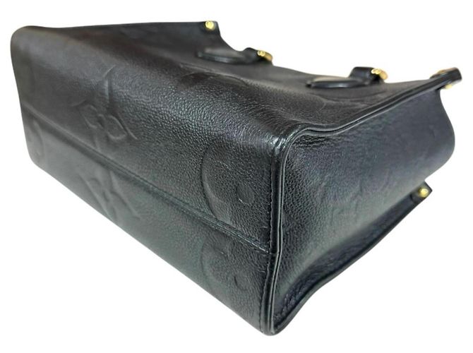 Borsa a spalla Louis Vuitton OnTheGo PM Monogram Empreinte Nero - vista 6
