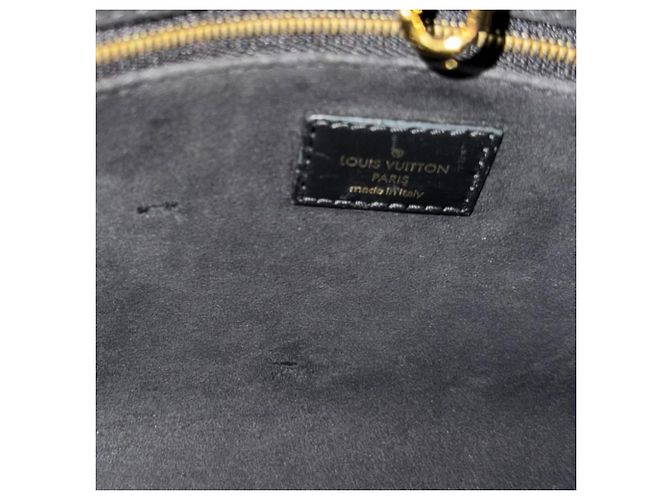 Borsa a spalla Louis Vuitton OnTheGo PM Monogram Empreinte Nero - vista 9