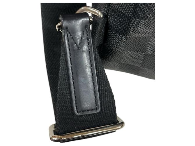 Borsa a tracolla Louis Vuitton Avenue Marrone Nero - vista 10