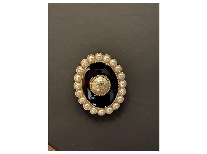 Spilla Chanel CC Logo Perle e Smalto Nero Bianco - vista 8