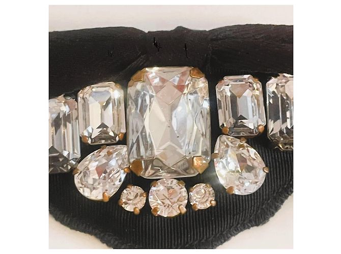 Wunderschöne MIU MIU Brosche mit Doppelknoten und Kristallmuster Schwarz Weiß - Ansicht 12