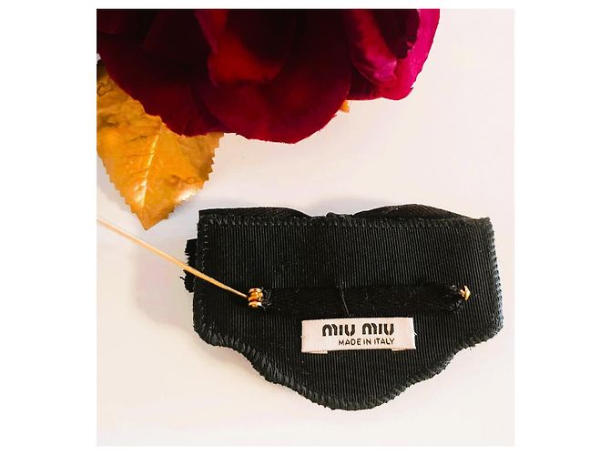 Wunderschöne MIU MIU Brosche mit Doppelknoten und Kristallmuster Schwarz Weiß - Ansicht 9