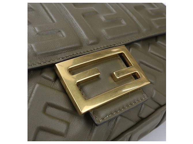 Borsa baguette Fendi 8BR600 in pelle kaki Cachi - vista 5
