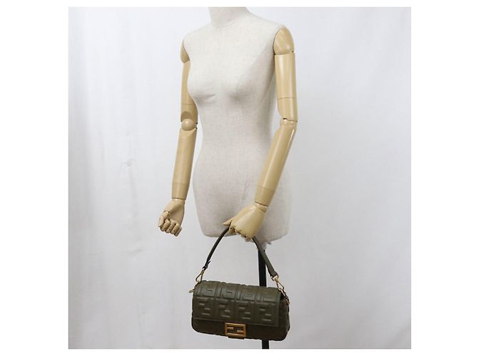 Borsa baguette Fendi 8BR600 in pelle kaki Cachi - vista 8