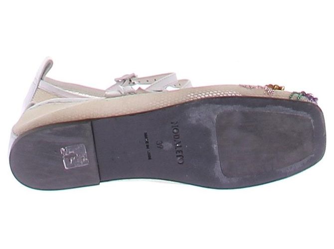 Nodaleto Schuhe mit Blumenmuster Weiß - Ansicht 5