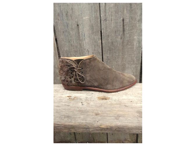 Bottega Veneta Botines de ante marrón Intrecciato Castaño - vista 9