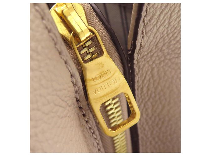 Borsa Louis Vuitton Montaigne MM Taupe - vista 11