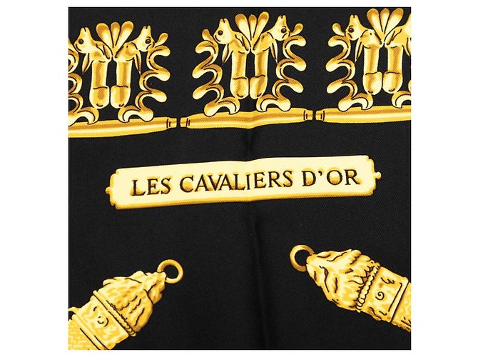 Hermès Sciarpa Hermes Carre 90 LES CAVALIERS D’OR Nero D'oro - vista 3