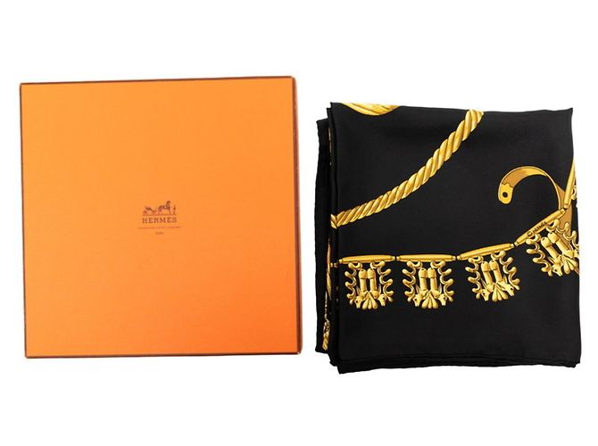 Hermès Sciarpa Hermes Carre 90 LES CAVALIERS D’OR Nero D'oro - vista 8