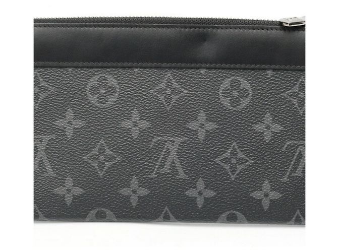 Pochette Louis Vuitton Discovery PM M44323 Nero - vista 2