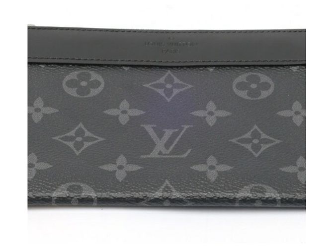 Pochette Louis Vuitton Discovery PM M44323 Nero - vista 4